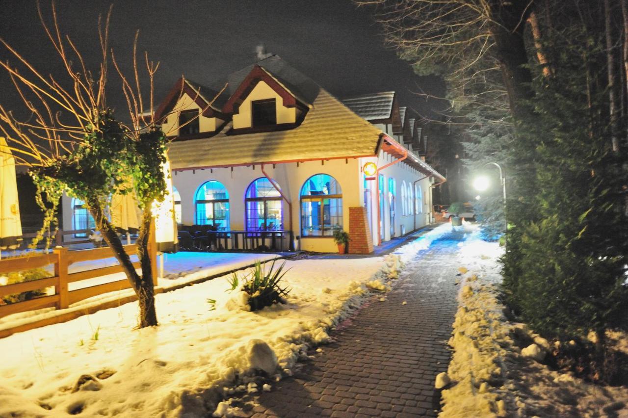 Malutkie Resort Радомско Екстериор снимка