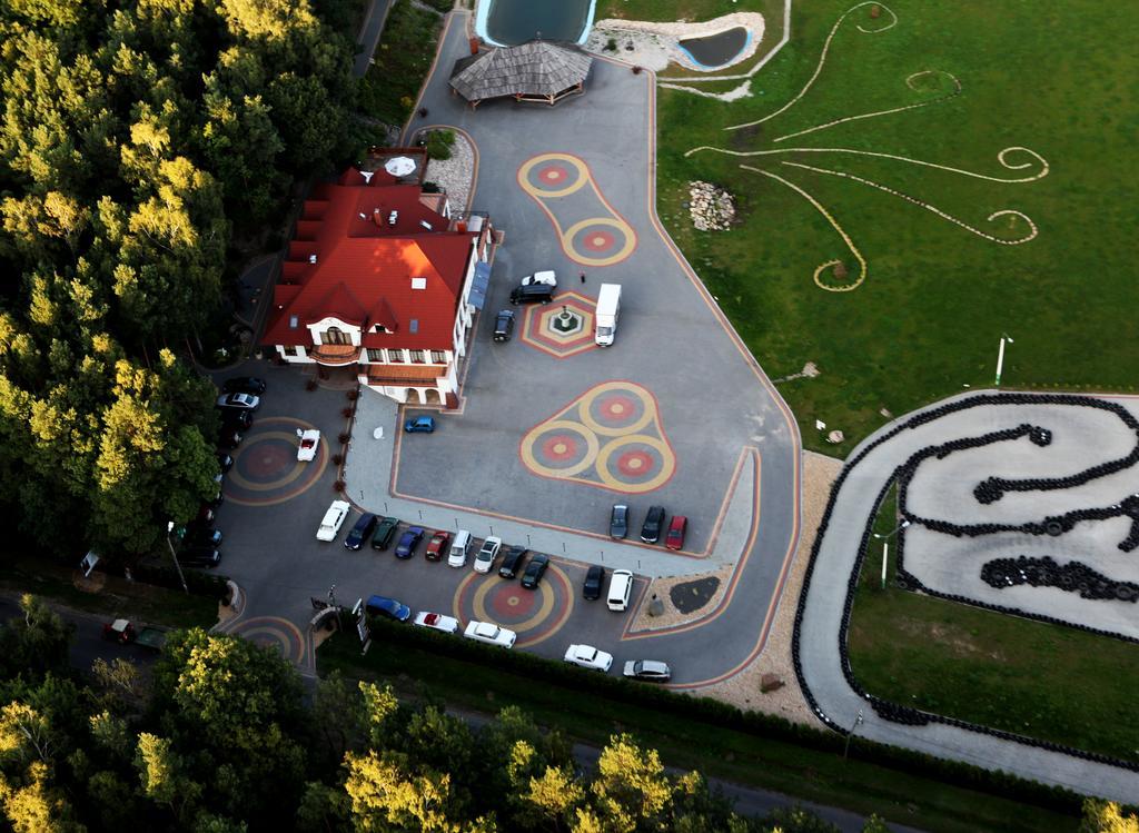 Malutkie Resort Радомско Екстериор снимка