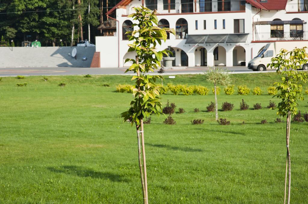Malutkie Resort Радомско Екстериор снимка